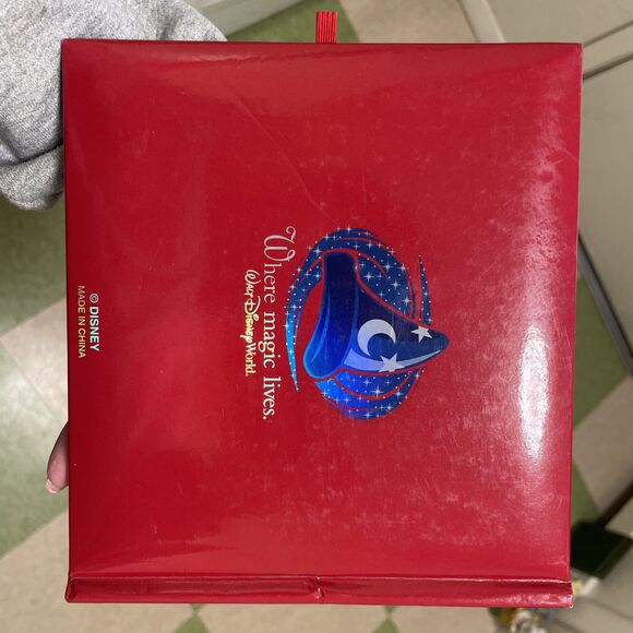 Disney World Mickey "Where Magic Lives" Scrapbook / Photo Album Unused - Picture 2 of 6